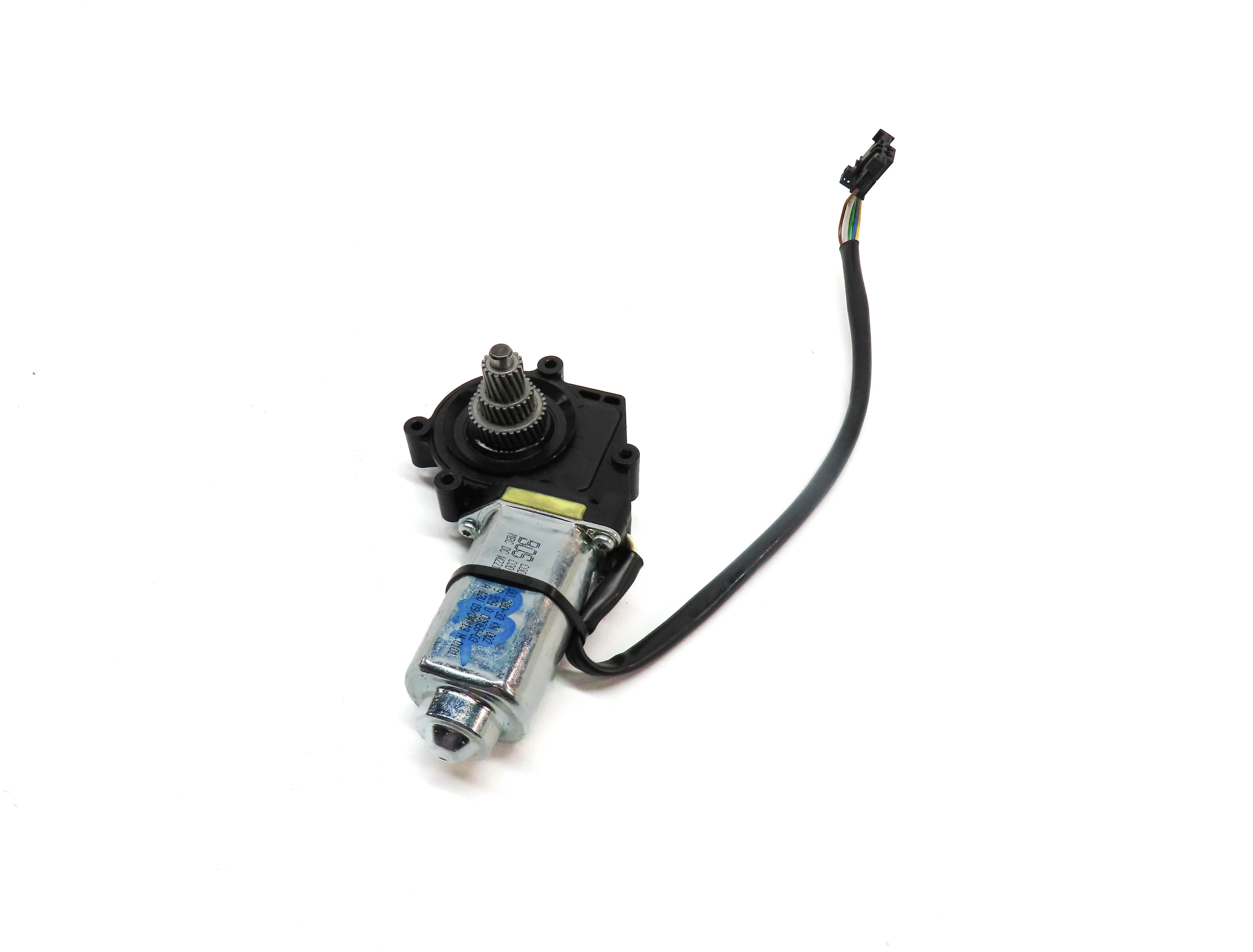 2013 MERCEDES S550 (W221) REAR RIGHT DOOR SUNSHADE SUN WINDOW SHADE MOTOR — exact item pictured